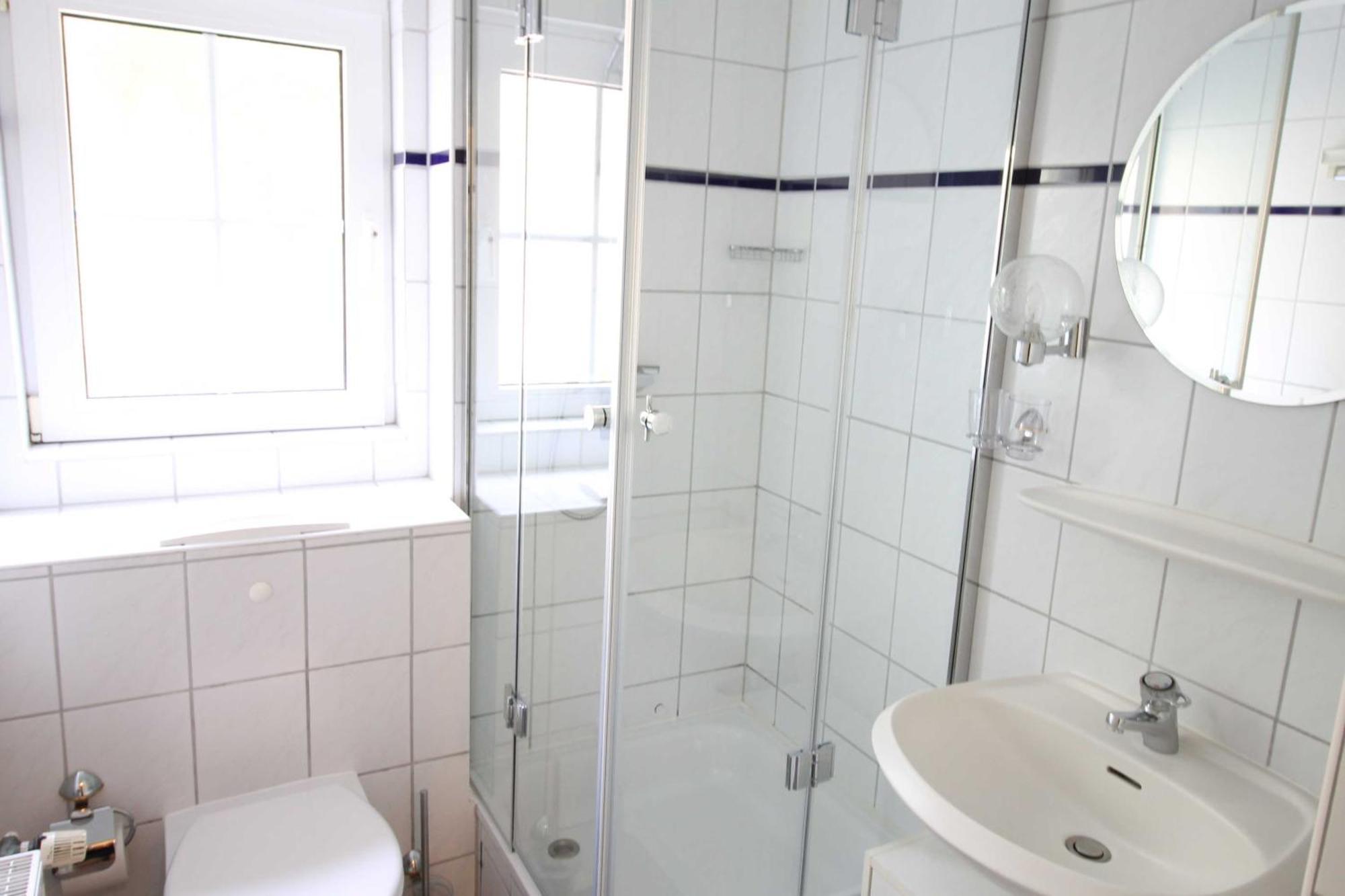Apartment Ads-ferienwohnungen Ca 20 Gehminuten Zum Ostseestrand