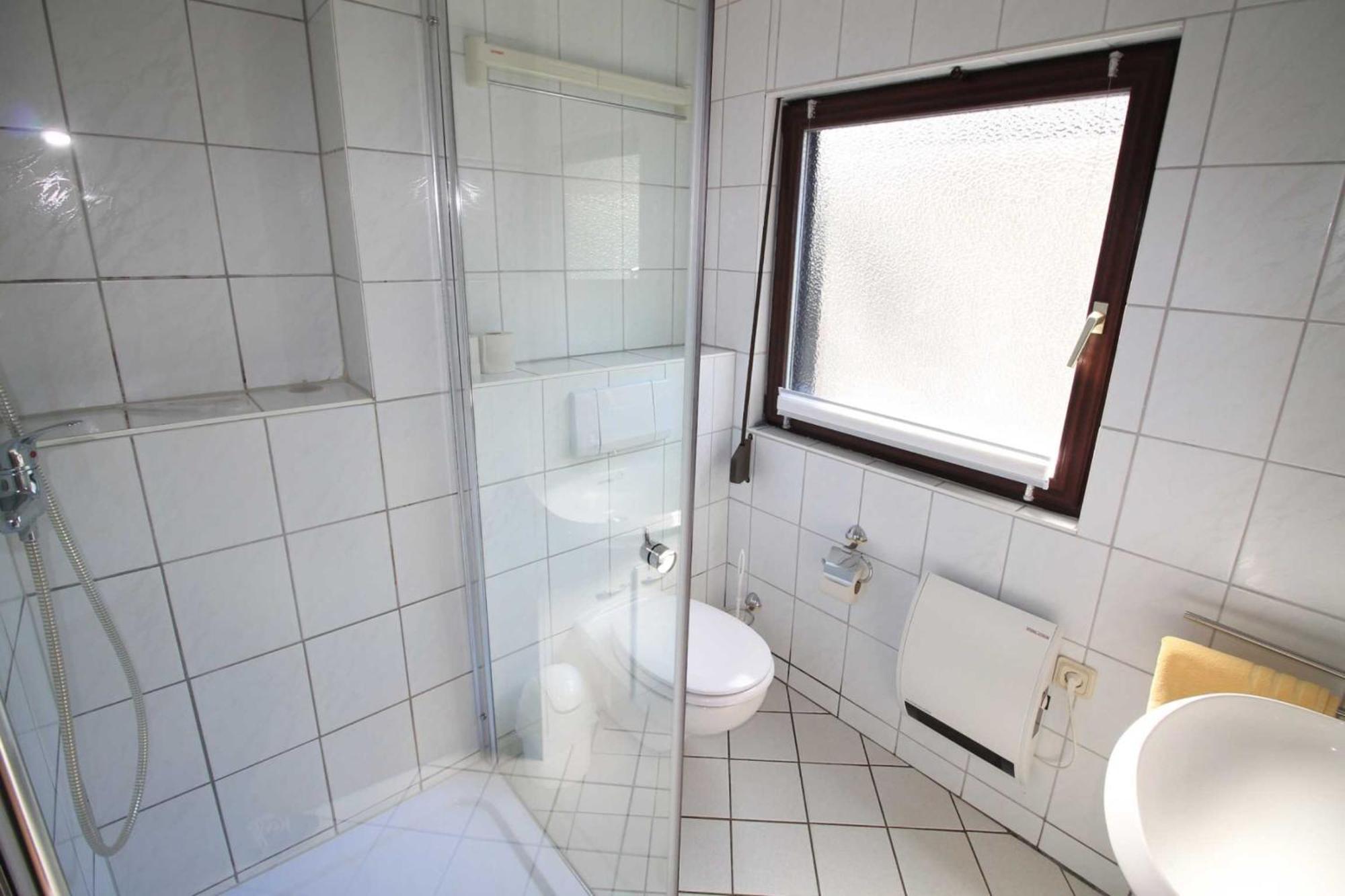 Apartment Ads-ferienwohnungen Ca 20 Gehminuten Zum Ostseestrand *